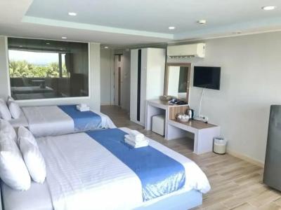 The Beach Front Resort, Pattaya - 5