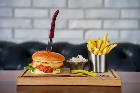 Holiday Inn Dubai Al-Maktoum Airport - 94