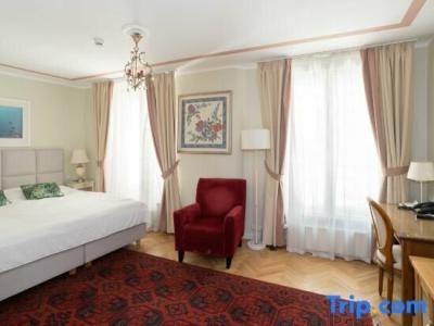 St. Peter's Boutique - 98