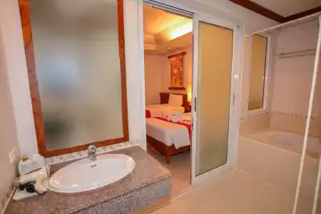 First Bungalow Beach Resort - SHA Plus - 10