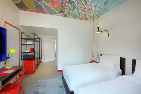 Hampton by Hilton Dubai Al Seef - 85