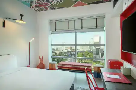 Hampton by Hilton Dubai Al Seef - 54