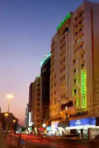 Landmark Plaza - 42