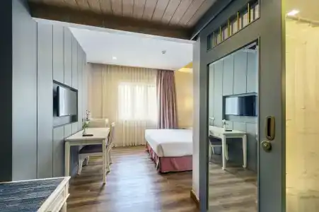 Royal Rattanakosin SHA Plus - 91