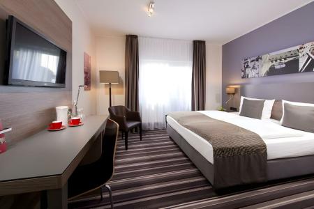 Leonardo Nürnberg - 70