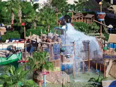 Coral Sea Aqua Club Resort - 8