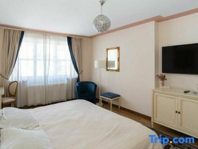 St. Peter's Boutique - 80