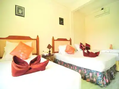 Baan Karon Hill Phuket Resort - 38