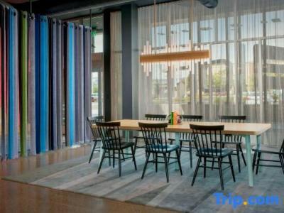 Aloft Dubai Airport - 63