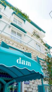 DAM LARA - 39