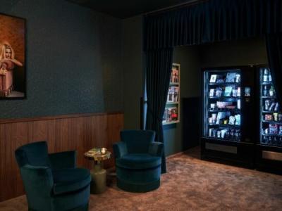 Gekko House Frankfurt, a Tribute Portfolio - 75