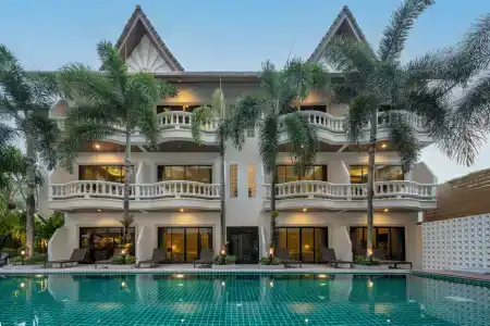 Buasri Boutique Patong - 0