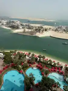 Ramada by Wyndham Abu Dhabi Corniche - 4