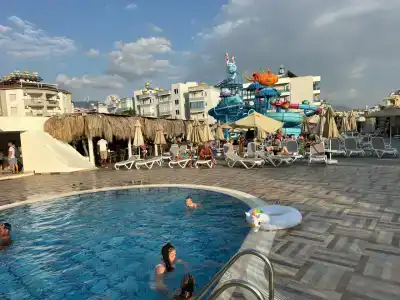 Blue Wave Suite - 24