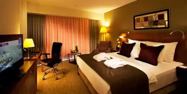 Crowne Plaza Istanbul Harbiye - 3