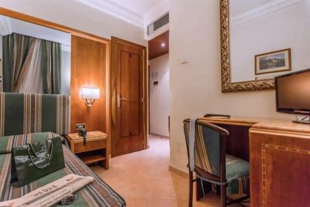 Raeli Luce - 50