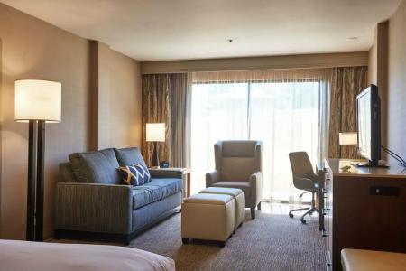 DoubleTree by Hilton Fresno Convention Center - 57