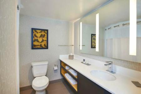 DoubleTree by Hilton Fresno Convention Center - 16