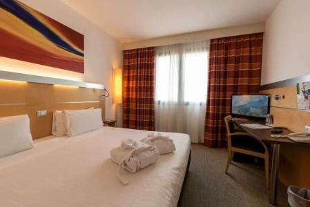 Best Western Palace Inn - 52