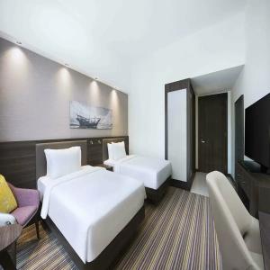 Hampton by Hilton Dubai Airport - 56
