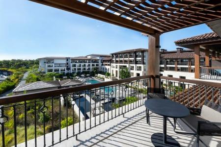 Adults Only Club at Lopesan Costa Bávaro Resort - 58