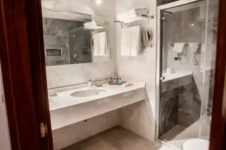 Grand Aras & Suites - 11