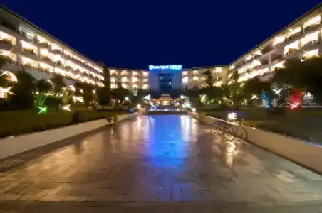 Riviera - Family and couples only - 14