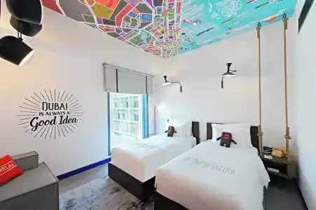 Hampton by Hilton Dubai Al Seef - 2