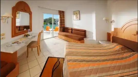 Riviera - Family and couples only - 48