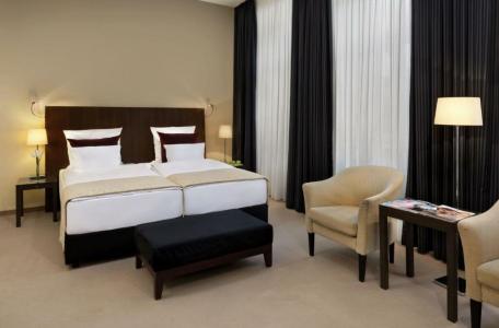 Metropolitan by Flemings - 90