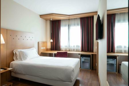 Catalonia La Maquinista - 14