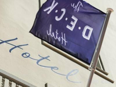 The Deck by Happyculture - 25