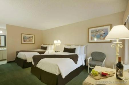 Best Western Plus South Coast Inn - 16