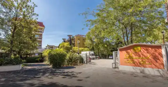 Pinewood Rome - 6