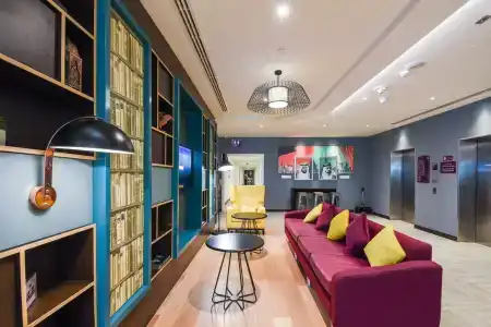 Premier Inn Dubai International Airport - 4