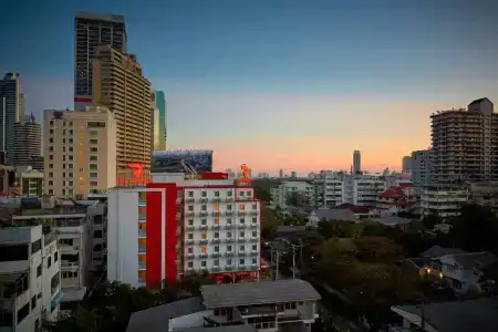Red Planet Bangkok Asoke - SHA Extra Plus - 1