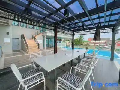 Huern Kan Thong - 50