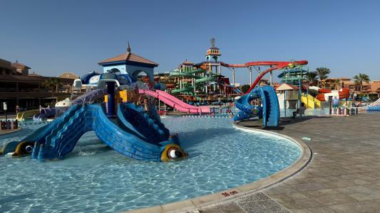 Charmillion Gardens Aquapark - 58