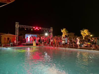 Charmillion Gardens Aquapark - 22