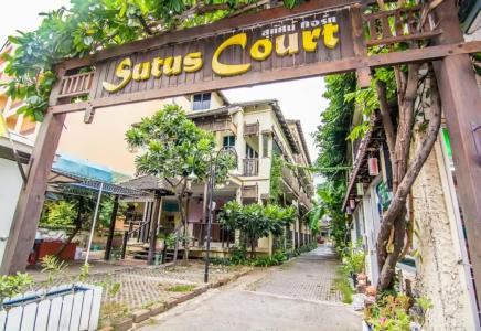 Sutus Court 1 - 6