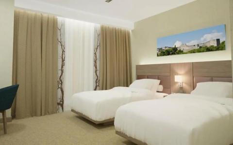 Hilton Garden Inn - 68