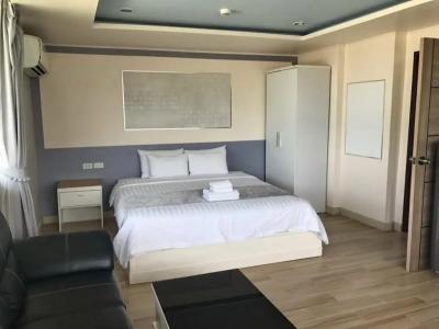 The Beach Front Resort, Pattaya - 17