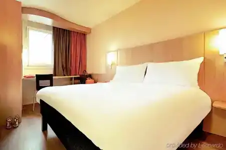 Ibis Barcelona Plaza Glòries 22@ - 5