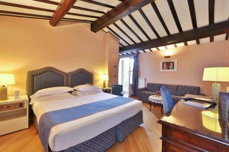 Rivoli Boutique - 44