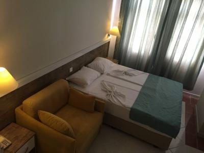 Cleopatra King Apart - 61