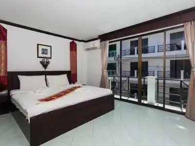 The Little Moon Residence - 15