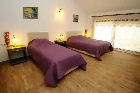 Pyramid Boutique - 2