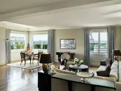 Hôtel Plaza Athénée - Dorchester Collection - 12