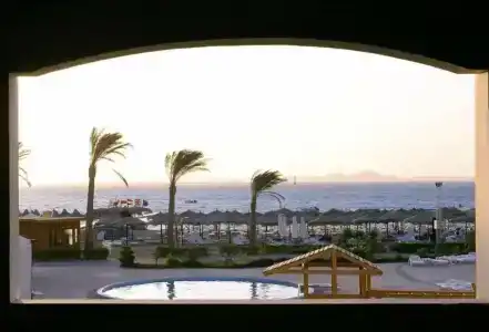 Ivy Cyrene Island Resort - 70