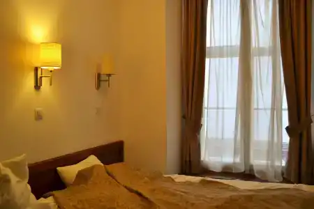 Three Crowns Residents - 69